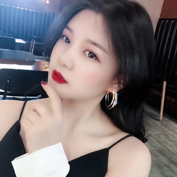 New 18k gold plated diamond hoop earrings - Picture 4 of 5